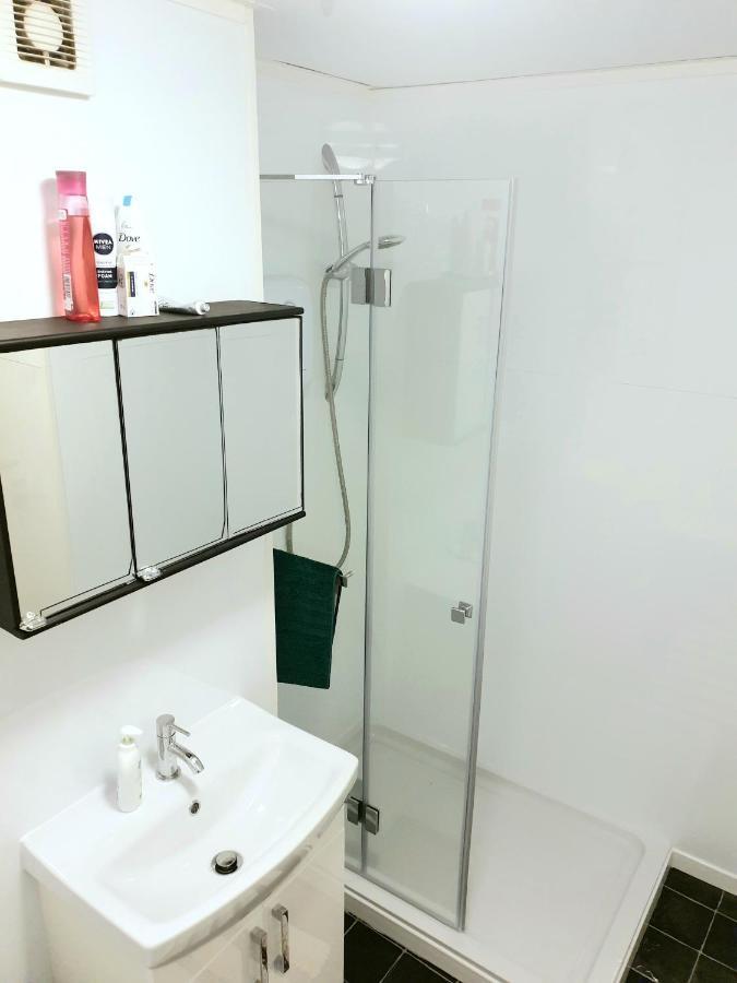 Elephant & Castle - Zone 2 - Private Rooms - Shared Bathroom Londýn Exteriér fotografie