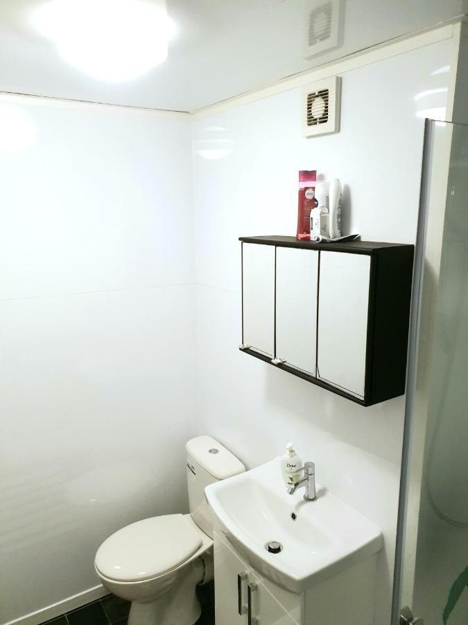 Elephant & Castle - Zone 2 - Private Rooms - Shared Bathroom Londýn Exteriér fotografie
